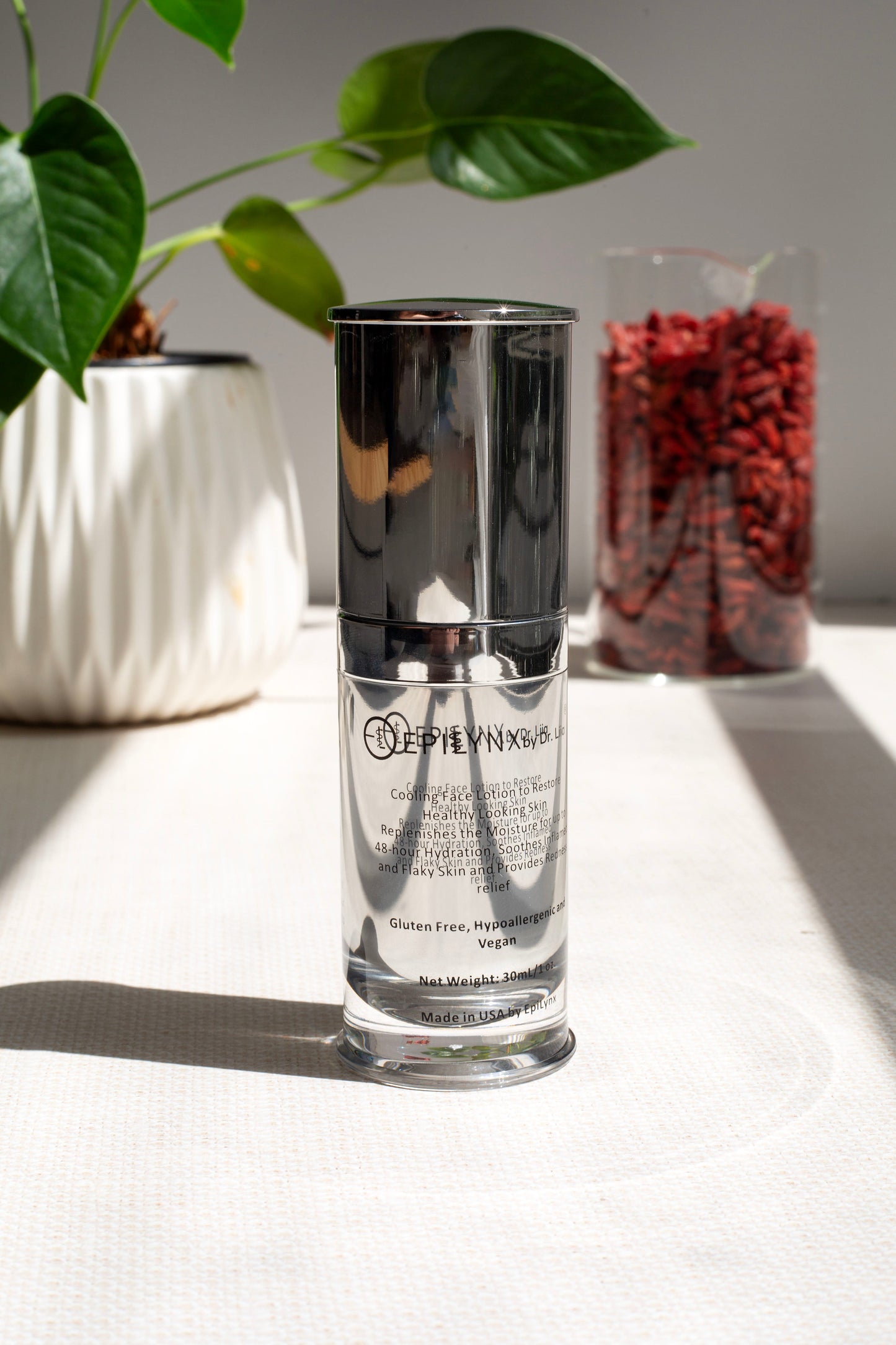 Lightweight Face Moisturizer for Sensitive & Dry Skin – Calming & Hydrating