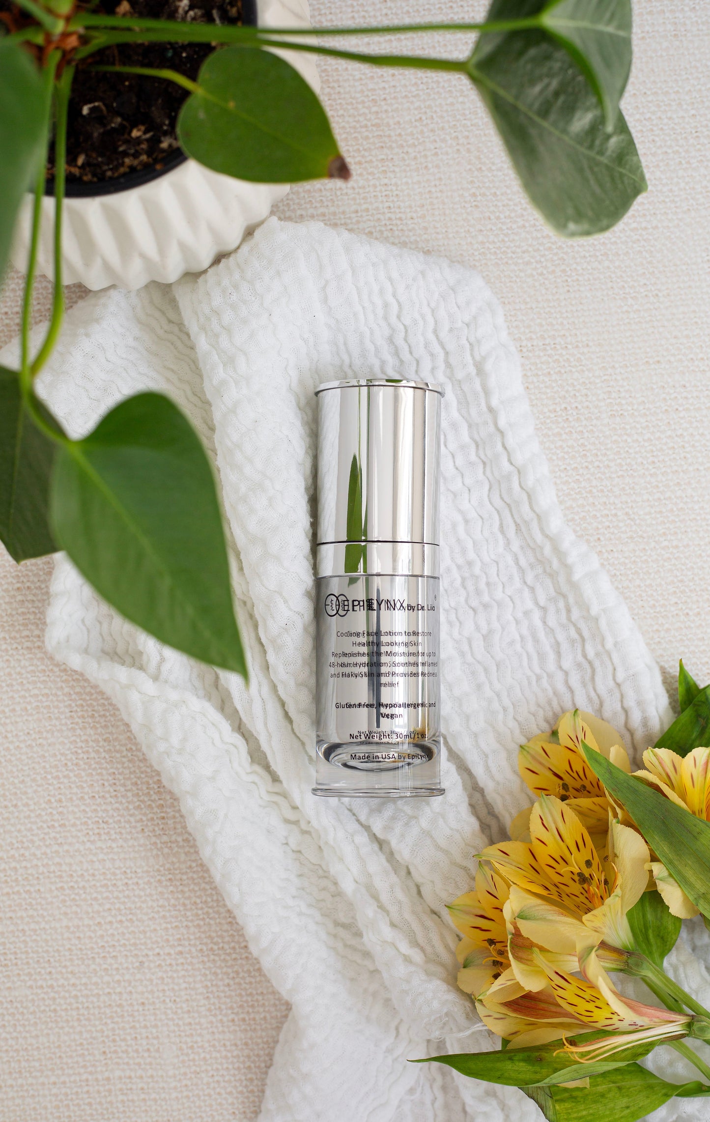 Lightweight Face Moisturizer for Sensitive & Dry Skin – Calming & Hydrating