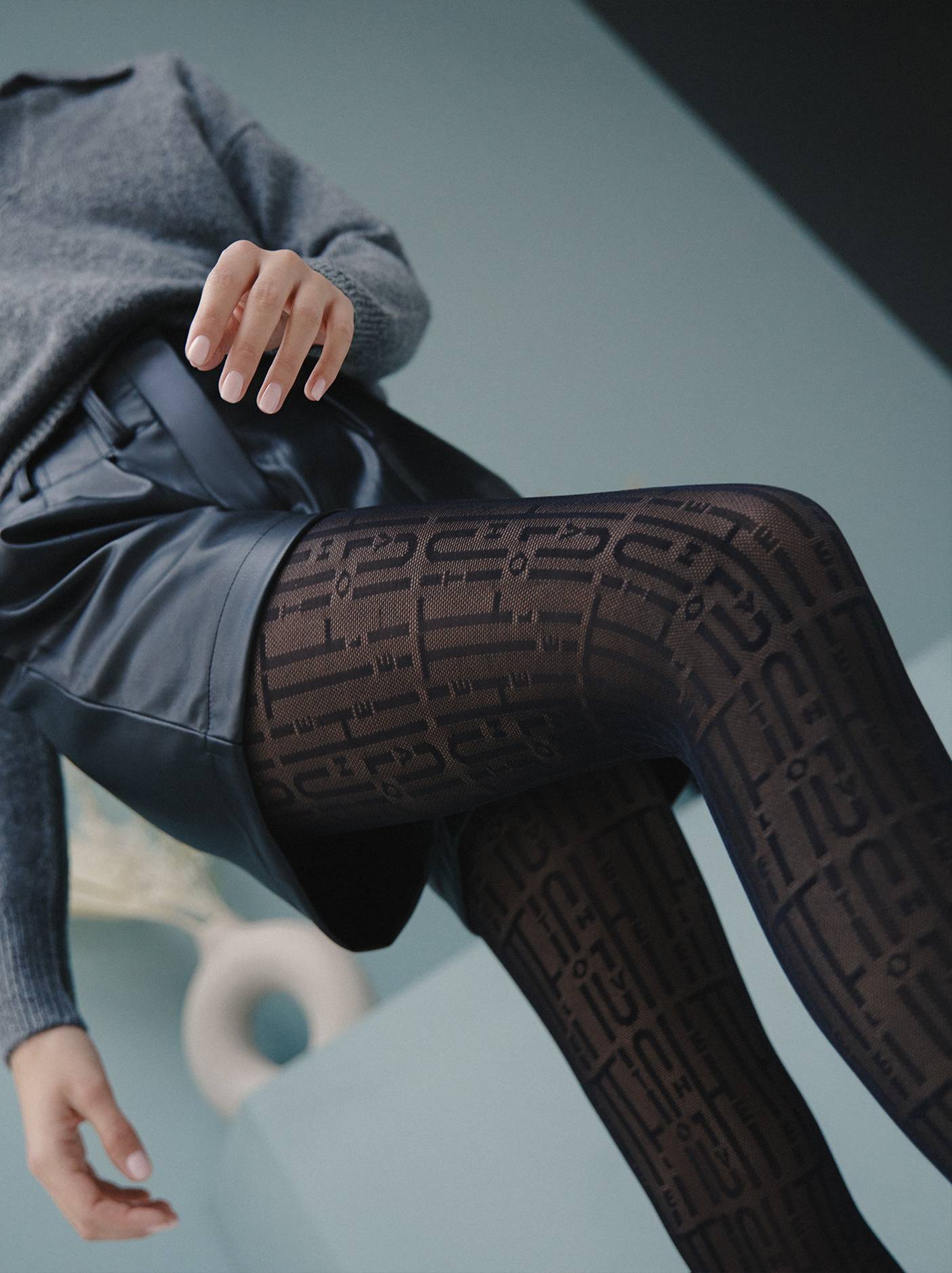 Conte Art 40 Den - Fantasy Women's Tights with a letter pattern (21S-95SP)