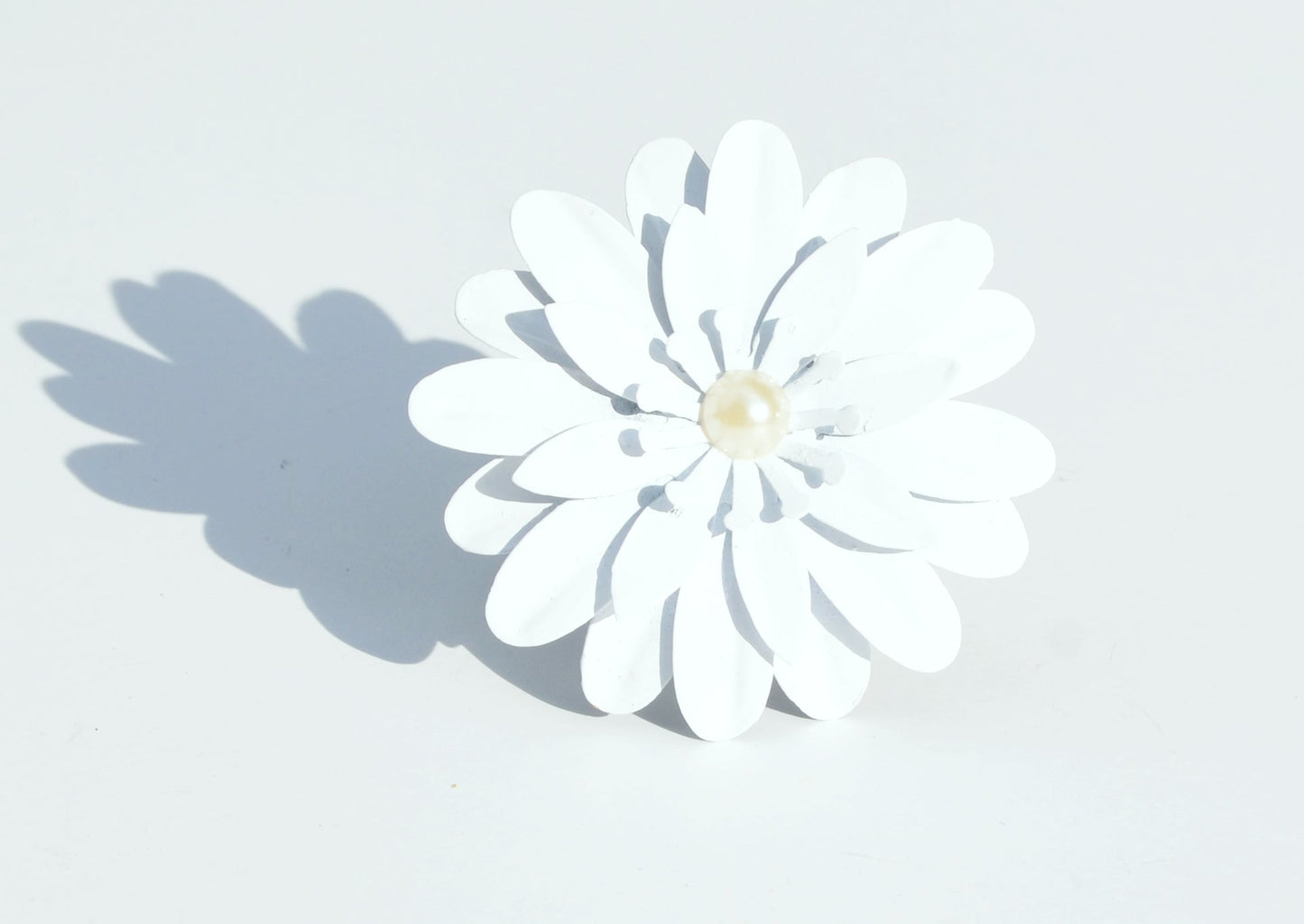 Vibhsa White Floral Set of 12 Napkin Rings